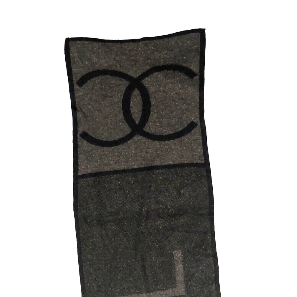 CHANEL Black & Charcoal Gray 100% Wool Reversible Long Scarf - Picture 5 of 11